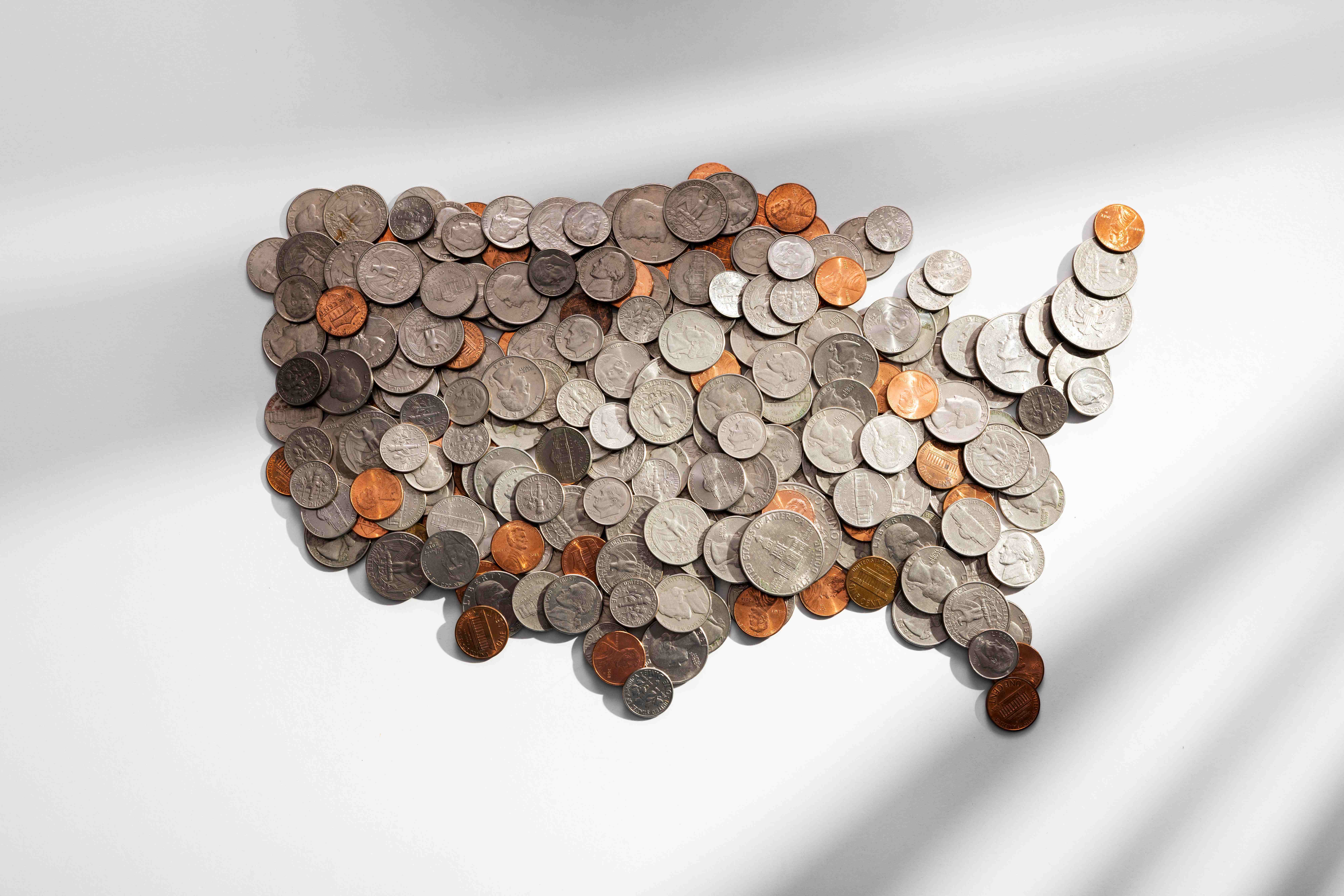 Map of the United States made of coins, image by Freepiks.