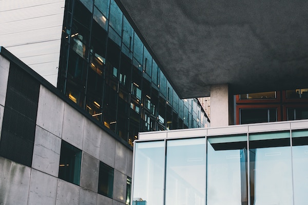 Can you employ an ICHRA with an HSA?